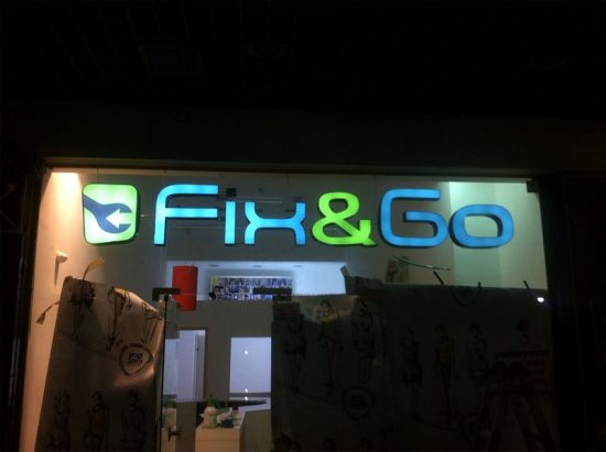 שלטים לחנויות עם תאורה